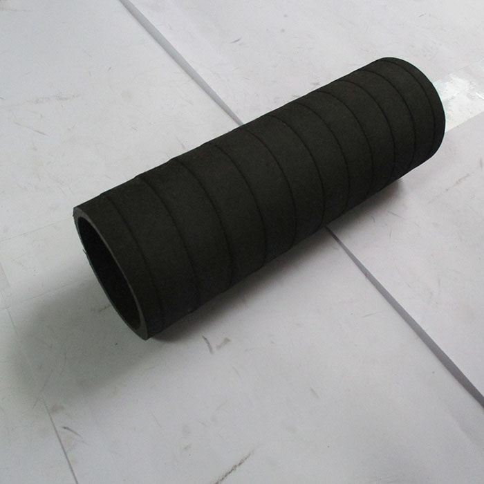 Volvo Excavator EC360BLCエンジンD12C下部ウォーターホース用14506515